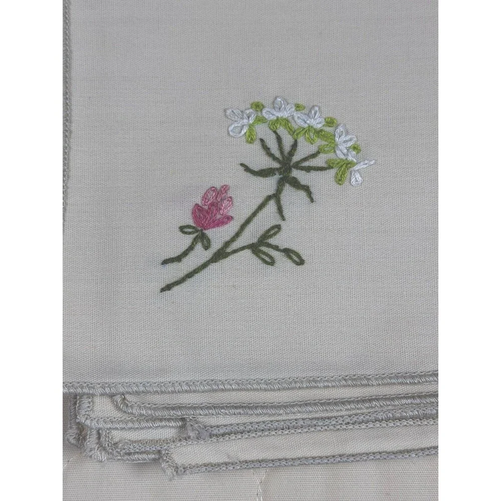 Ivory Quilted Placemats & Napkins Floral Embroidered Set of‎ 4